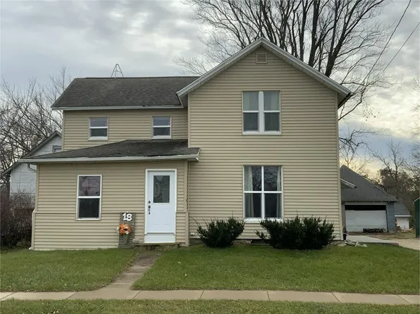 18 W South Side Rd, Earlville, IA 52041