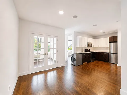 55 Stanhope St #3R Photo 1