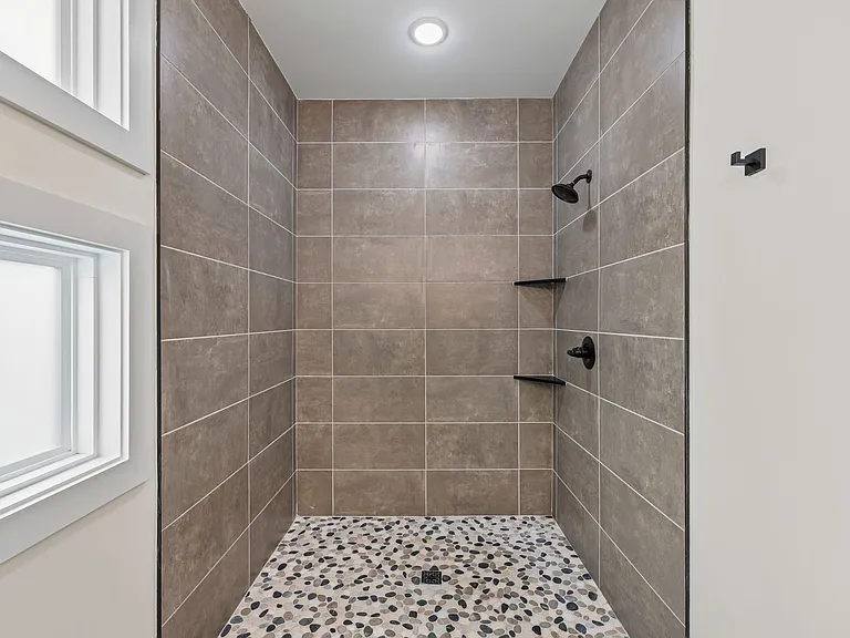 135 Max Lane Dr — Photo 26