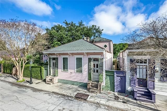 1st image of 821 Gov Nicholls St