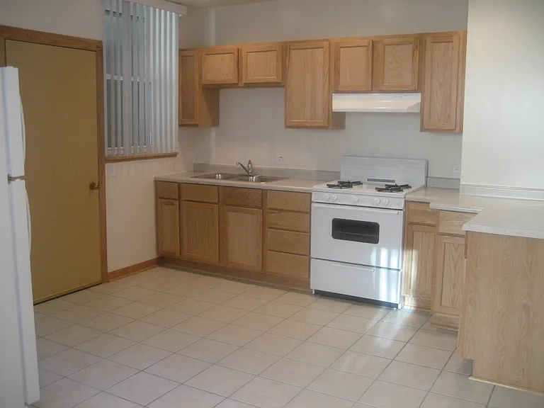 1653 E Thacker St #3E — Photo 6