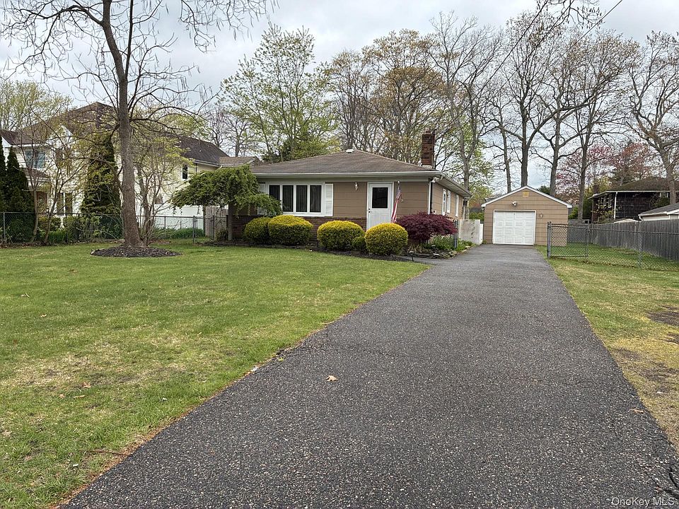 1st image of 32 Lincoln Drive