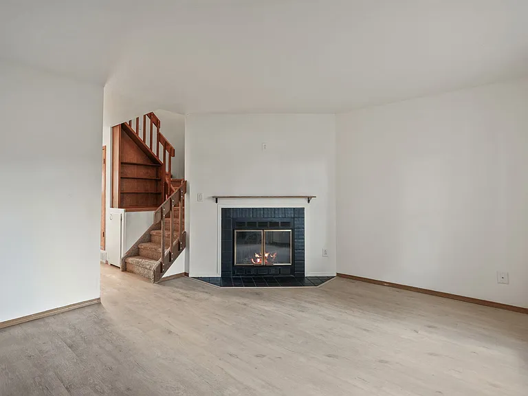 7941 Lexington Park Dr — Photo 3