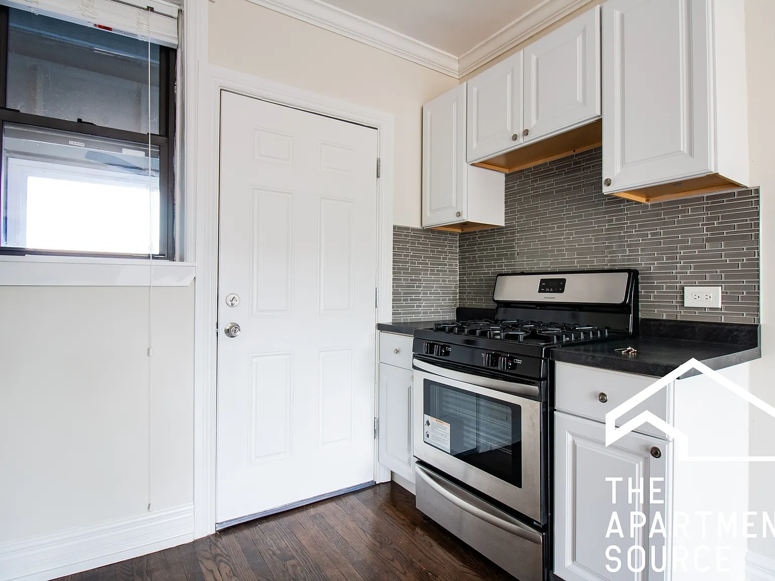 Studio, 500 sqft, $1,995 — Photo 3