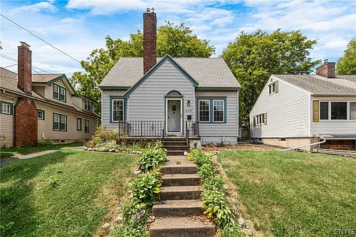 448 Buckingham Ave Photo 1