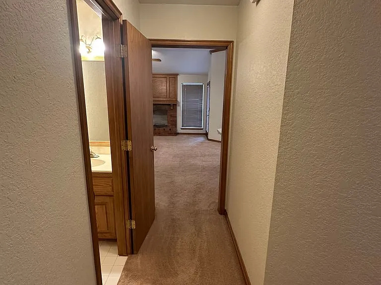 5524 Woodmont Dr — Photo 9