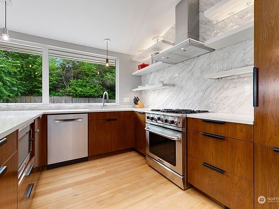 5th image of 3710 W Armour Place