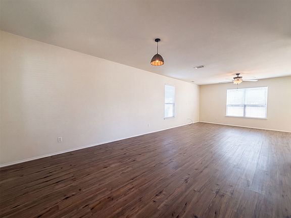 3rd image of 1924 Hartwell Ct
