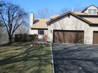 127 Fisher Rd, Mahwah, NJ 07430