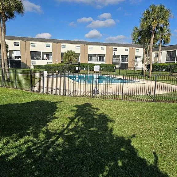 712 Oakgrove Dr #230 — Photo 13