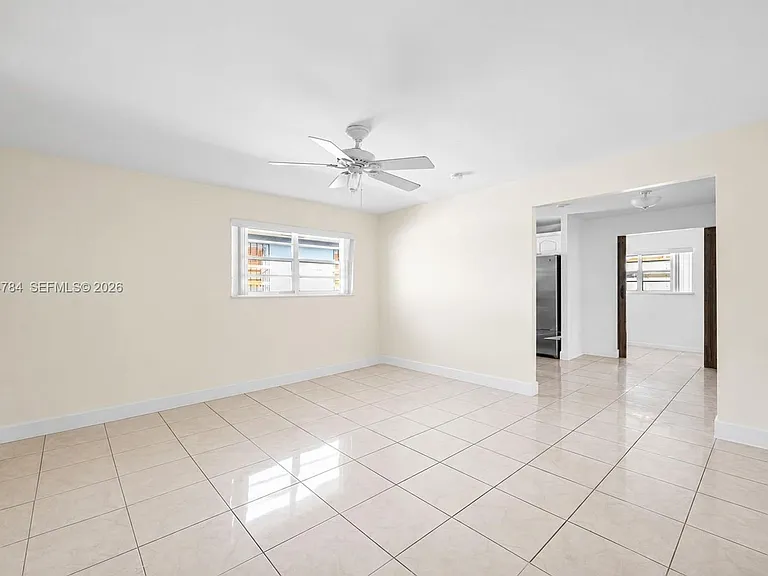 3231 SW 25th St #2 — Photo 4