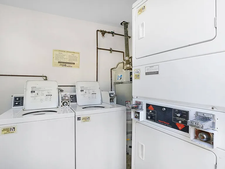 421 San Vicente Apartments — Photo 18