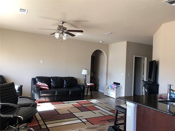 2nd image of 1129 Kingston Ct