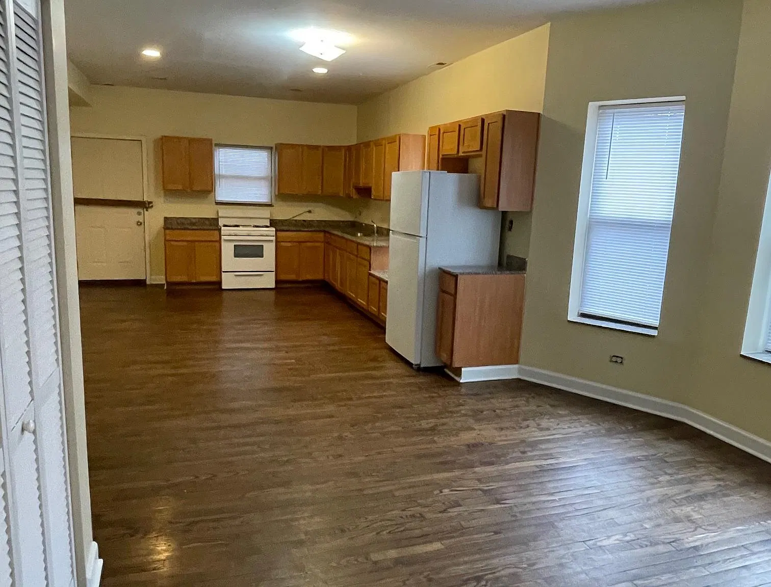 3 bed, 1400 sqft, $1,775 — Photo 1
