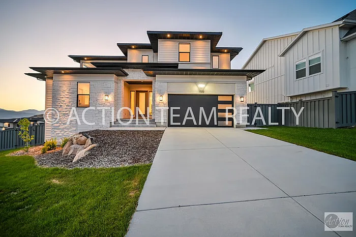 4 bed, 3.5 bath, 3494 sqft, $5,500 — Photo 2