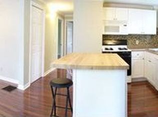 122 Chestnut Rd, North Syracuse, NY 13212