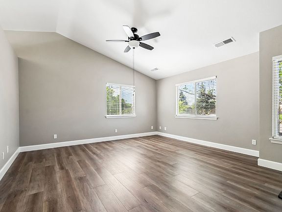 5th image of 855 Montcrest Dr