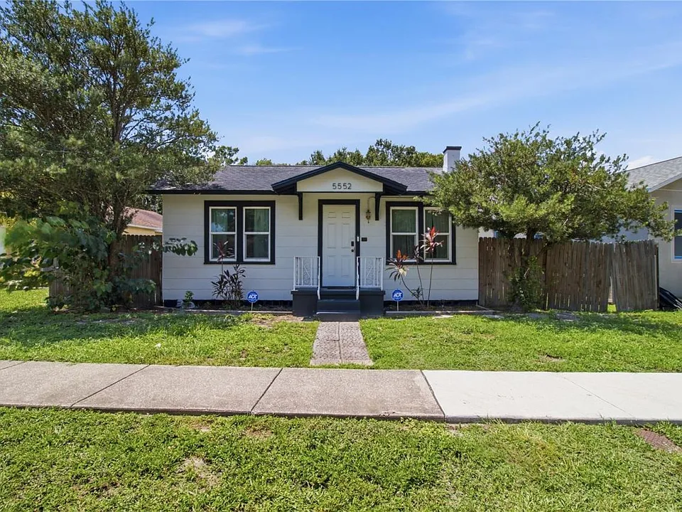 5552 Crissman Dr N
