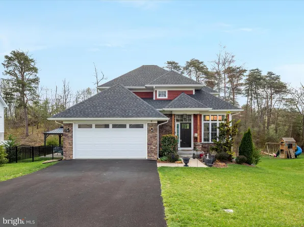 112 Colonial Dr, Cross Junction, VA 22625