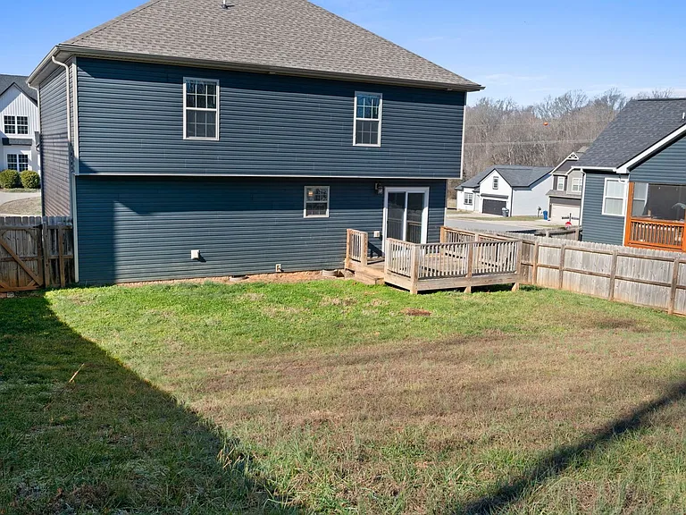 1385 Sussex Dr — Photo 30