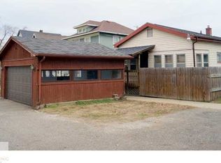 1425 McIntyre Ct, Lansing, MI 48910