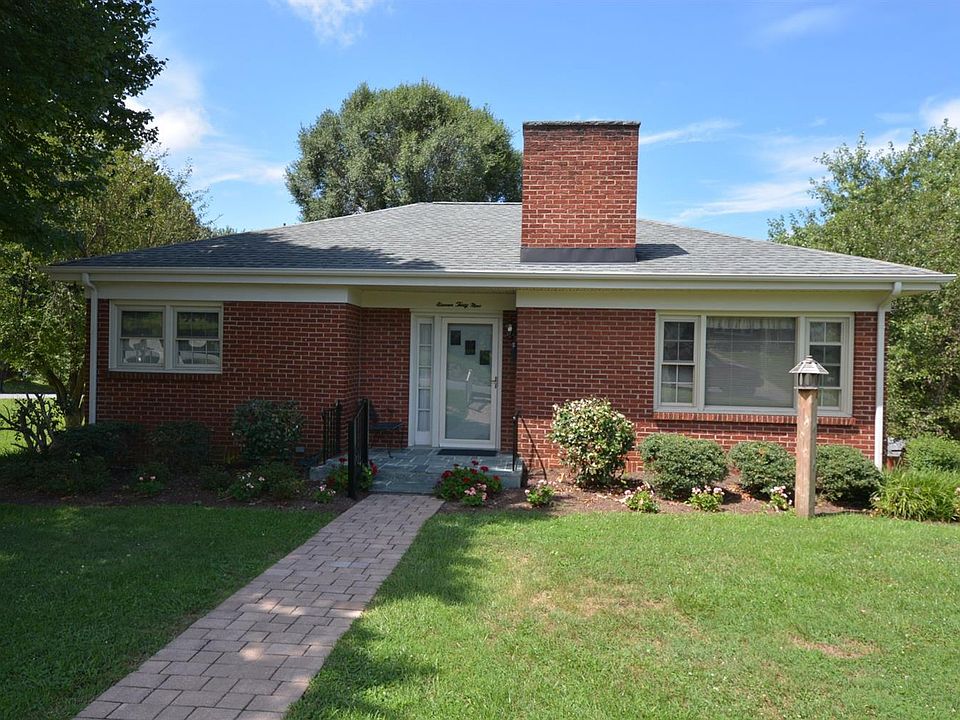 1st image of 1139 Moseley Dr