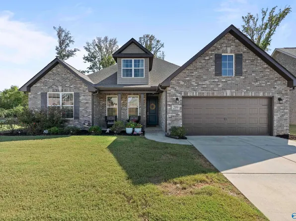 209 Dustin Ln NW, Madison, AL 35757