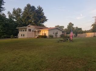 106 E Lake Dr, Dickson, TN 37055