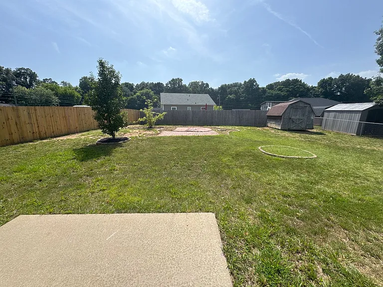 910 Applegrove Cir — Photo 15