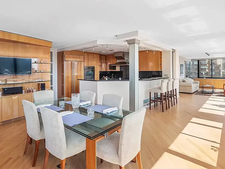 159 E 30th St #21AB — Photo 3