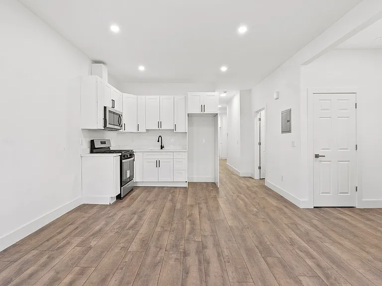 855 S 14th St #1 — Photo 10