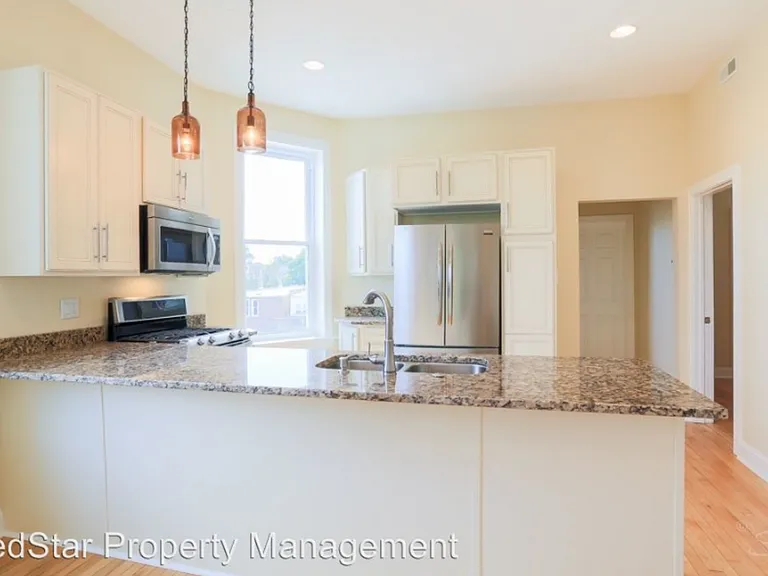 1528 N Campbell Ave — Photo 4