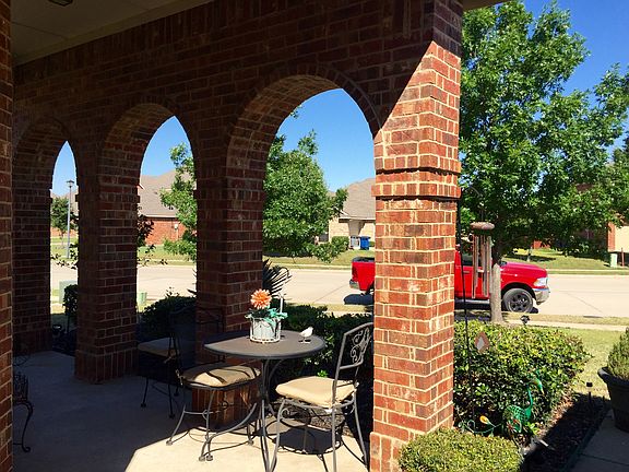 Large front/back porches