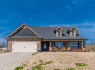 82 Lake Point Ct, Jefferson, GA 30549