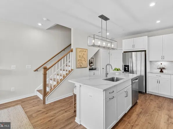 19748 Misty Moss Sq #1, Ashburn, VA 20147