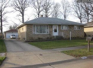 4760 Deborah Lynn Dr, Brooklyn, OH