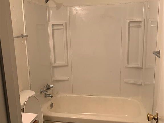 3rd image of 551 Edwards St #C
