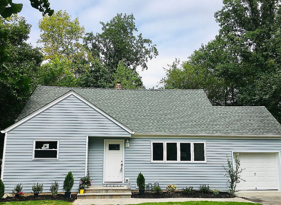 1st image of 12 Whitewood Dr