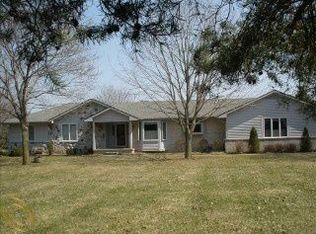 1820 Pinewood, Milford, MI