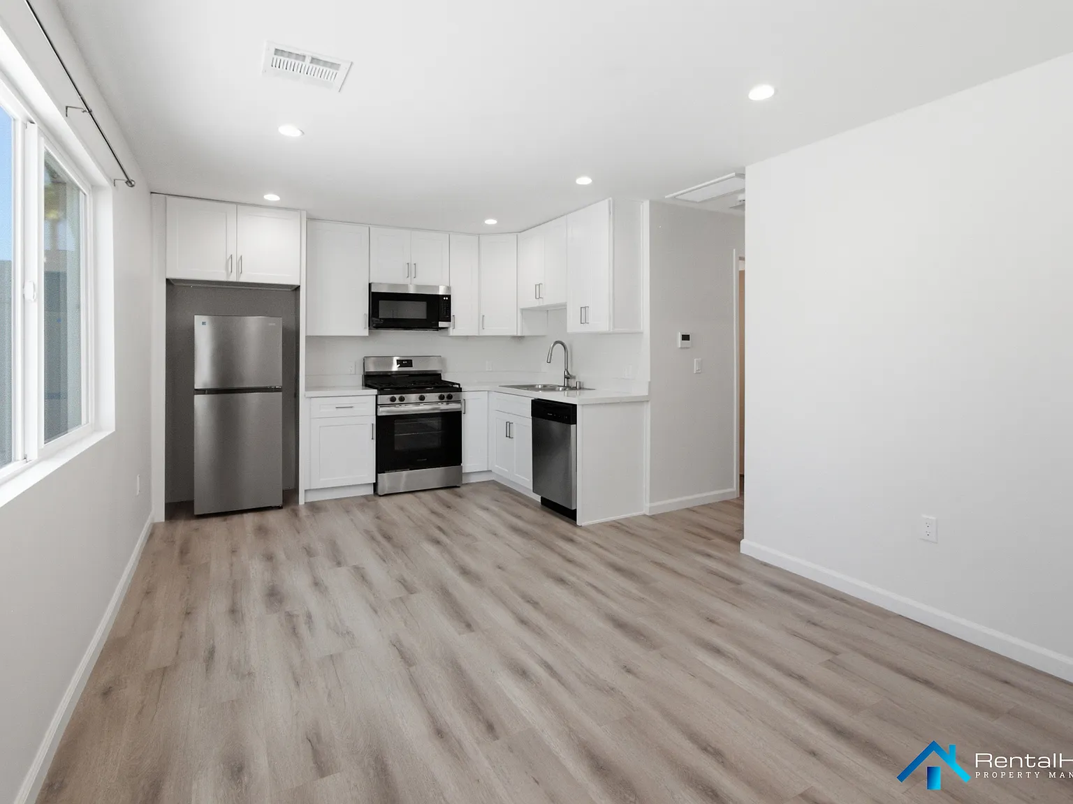 1 bed, 400 sqft, $1,995 — Photo 2