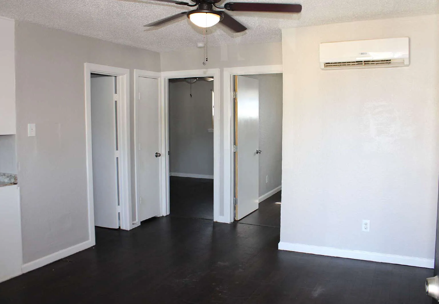 2 bed, 1.0 bath, 900 sqft, $850 — Photo 1