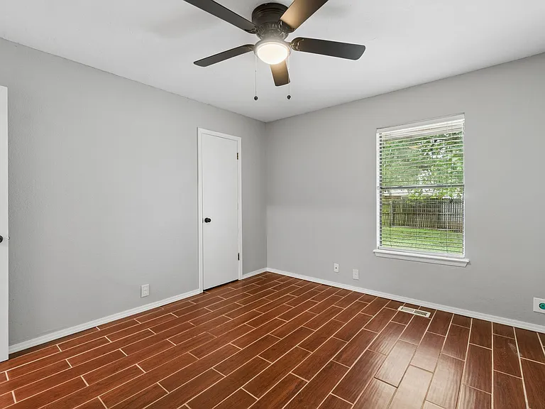 1308 Kelly Park Rd — Photo 33