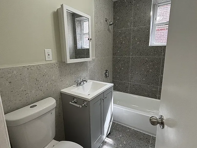 270 Stuyvesant Ave #7C — Photo 8