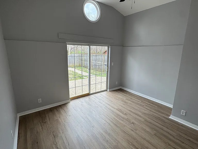 1232 Payne St — Photo 11