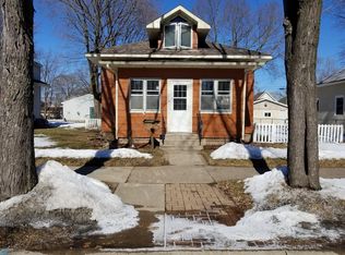 1523 Adams St, La Crosse, WI 54601