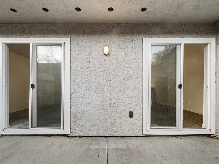 Quail Manor Townhomes — Photo 18