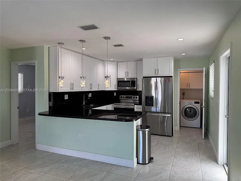 3528 SW 25th Ter #3528 — Photo 7