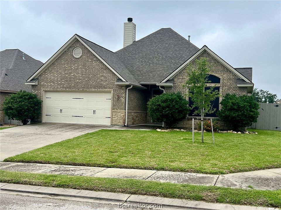 1st image of 2600 Forest Oaks Dr