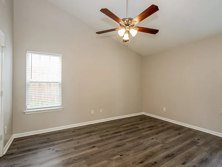 6423 Nevin Glen Dr — Photo 11