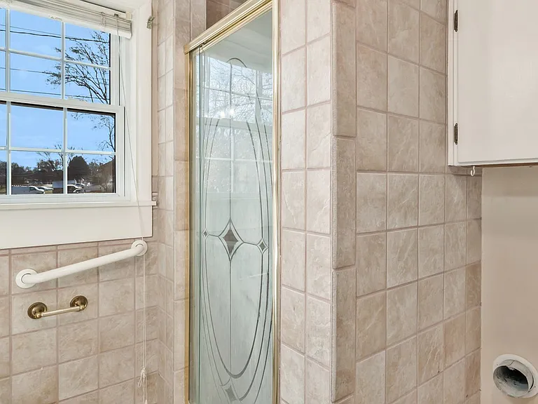138 Roberta Dr — Photo 23
